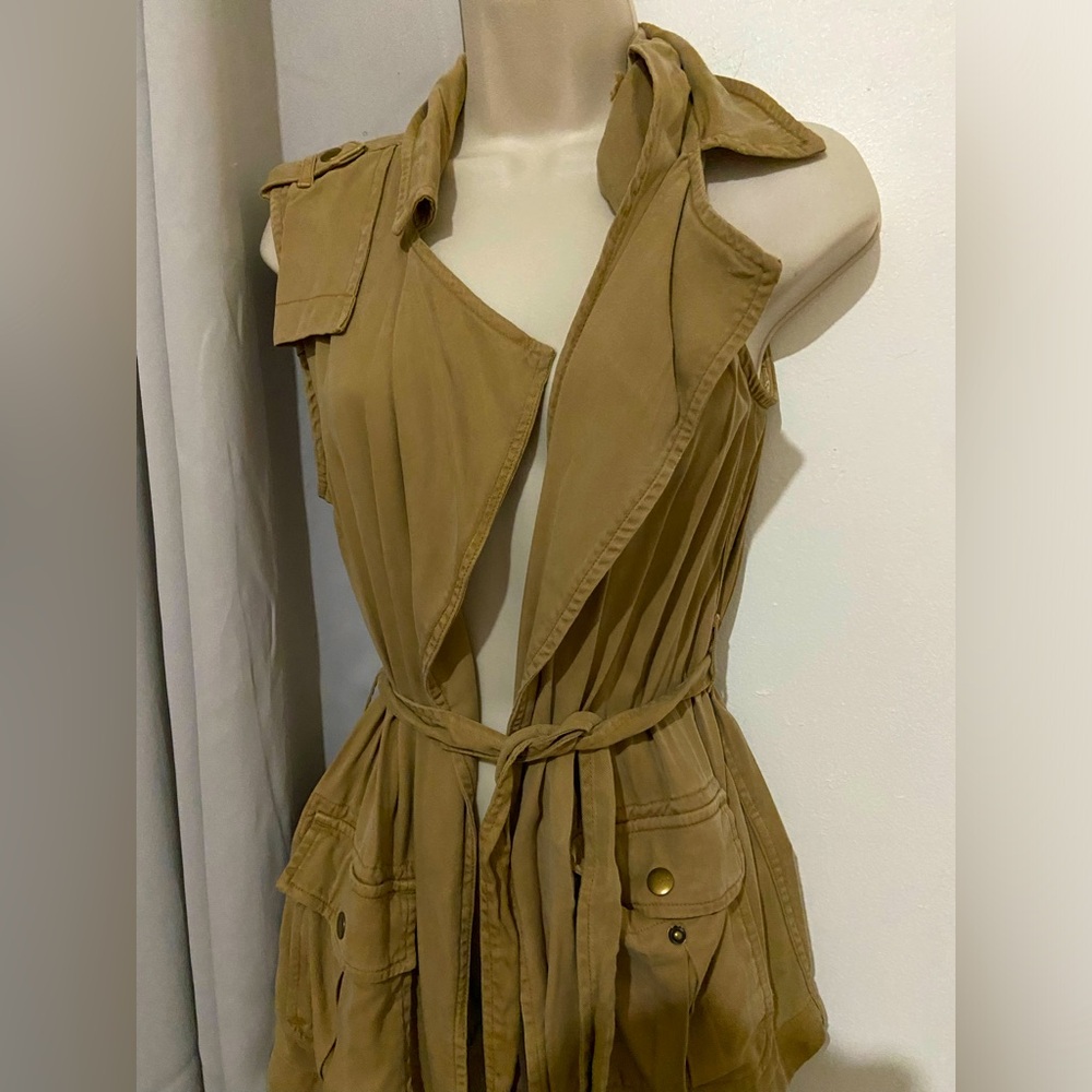 Lucky brand, long vest like new. Size xs
